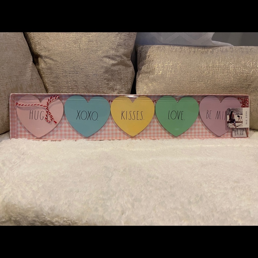 NEW Rae Dunn Valentine’s Garland